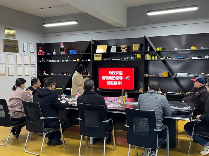 南瑞集团首席专家杨仪松一行莅临世界杯体育官方网站调研指导
